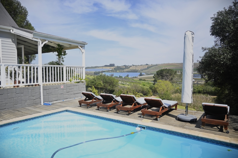 5 Bedroom Property for Sale in Stellenbosch Farms Western Cape